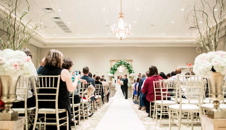 Wedding in one of Le Pavillons four rooms - banquet halls and wedding venues Lafayette LA 